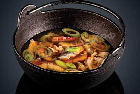 Мисо-суп с лососем и угрем